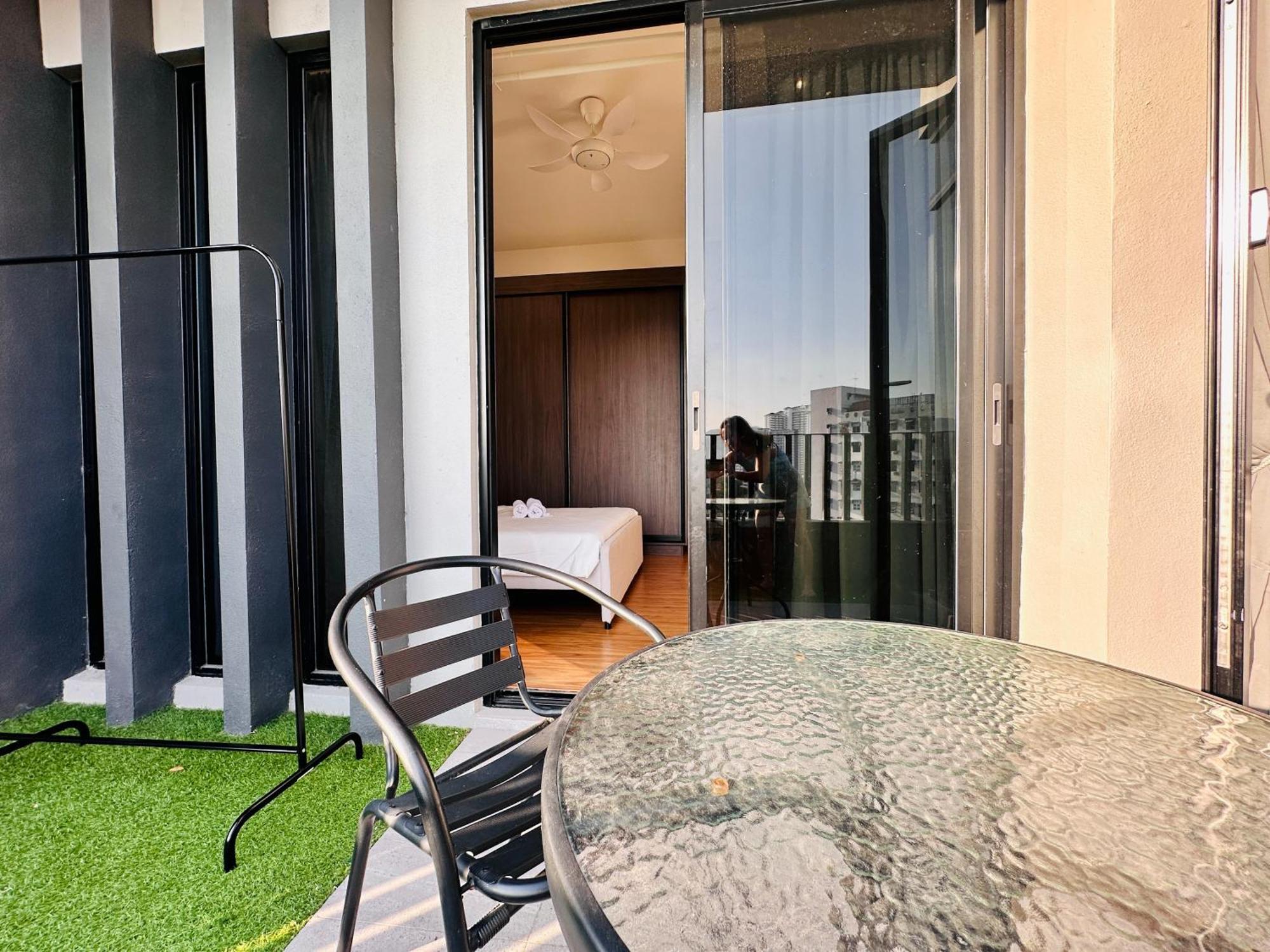 New Georgetown Instagramable 2Br Homestay For 10Pax 无敌美景两房民宿 Beacon Executive Suite Exterior foto