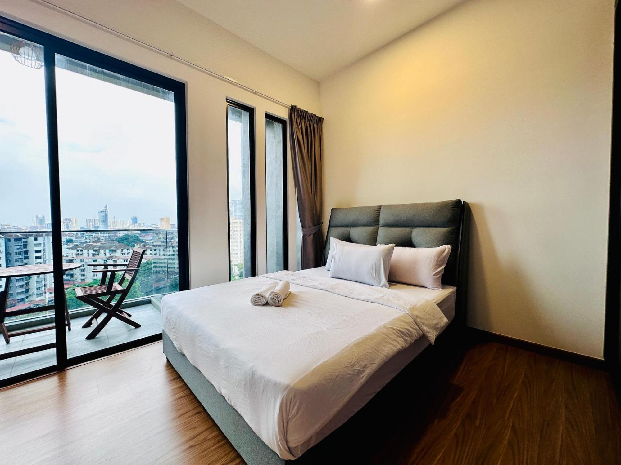 New Georgetown Instagramable 2Br Homestay For 10Pax 无敌美景两房民宿 Beacon Executive Suite Exterior foto