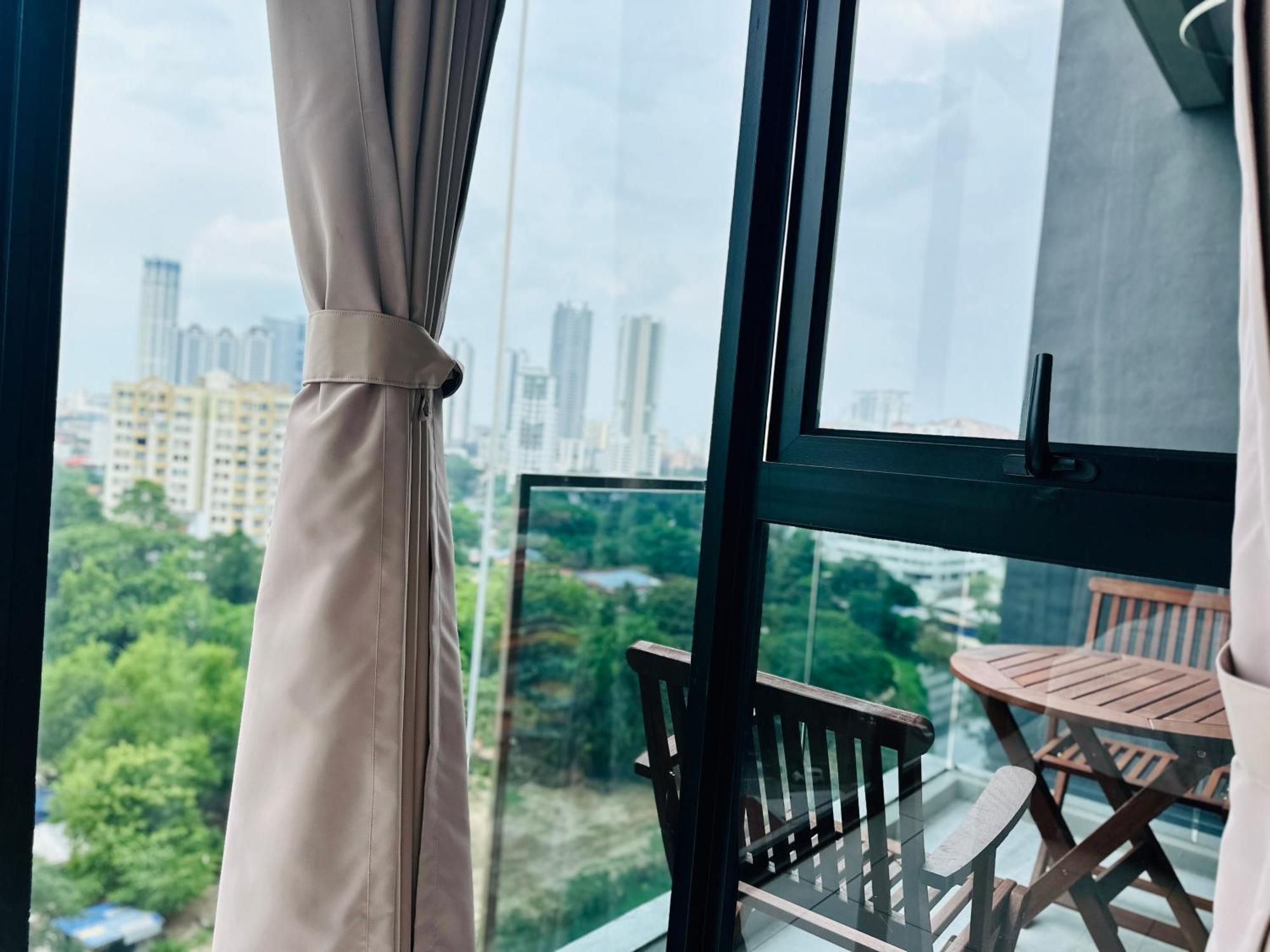 New Georgetown Instagramable 2Br Homestay For 10Pax 无敌美景两房民宿 Beacon Executive Suite Exterior foto