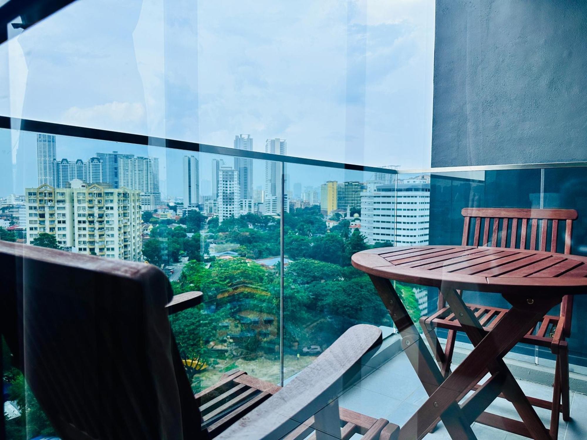 New Georgetown Instagramable 2Br Homestay For 10Pax 无敌美景两房民宿 Beacon Executive Suite Exterior foto